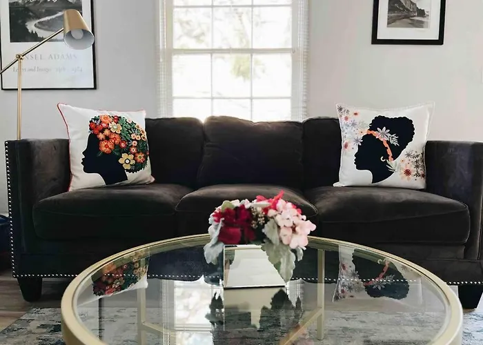 The Downtown Blue Bungalow Escape